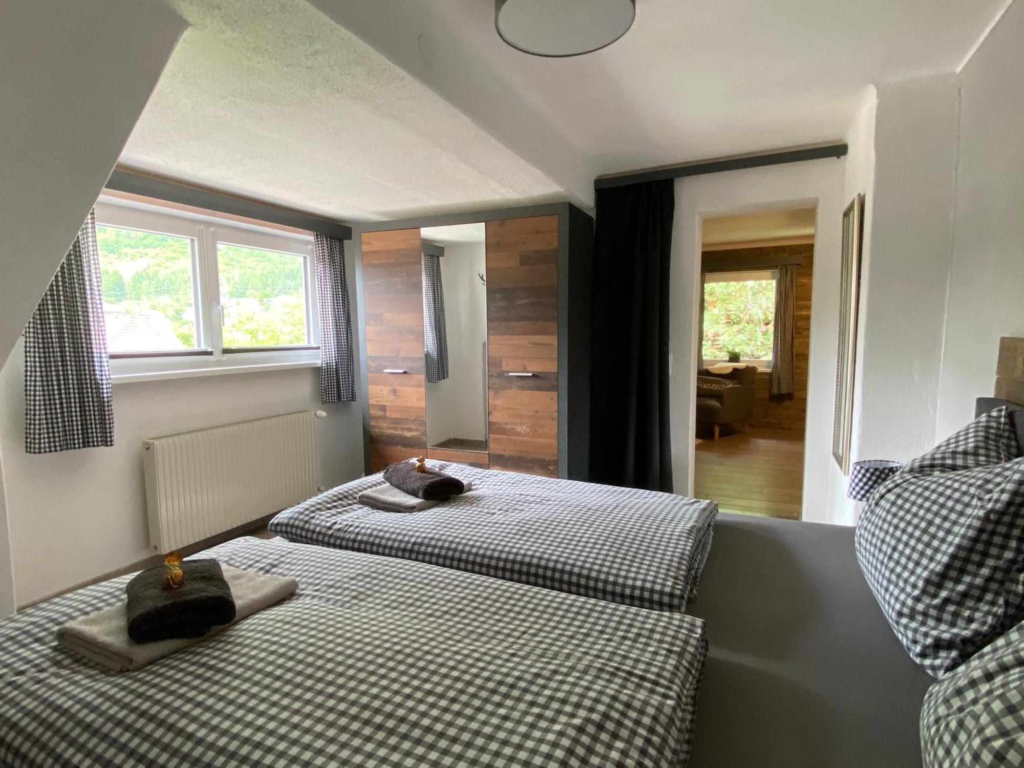 Appartement Felsblick Ferienhaus Fuenf Sinne Dobriach Exterior photo