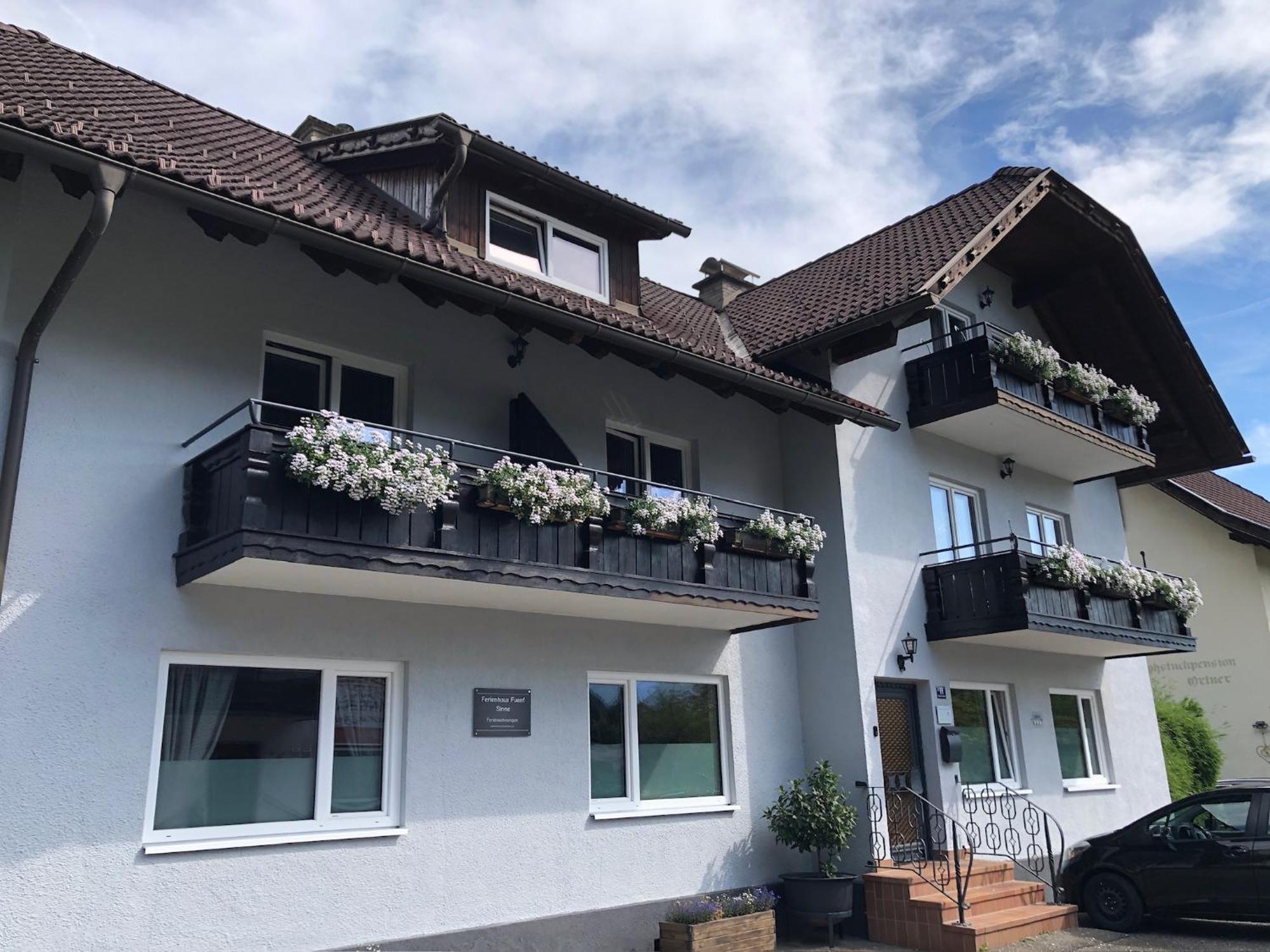 Appartement Felsblick Ferienhaus Fuenf Sinne Dobriach Exterior photo