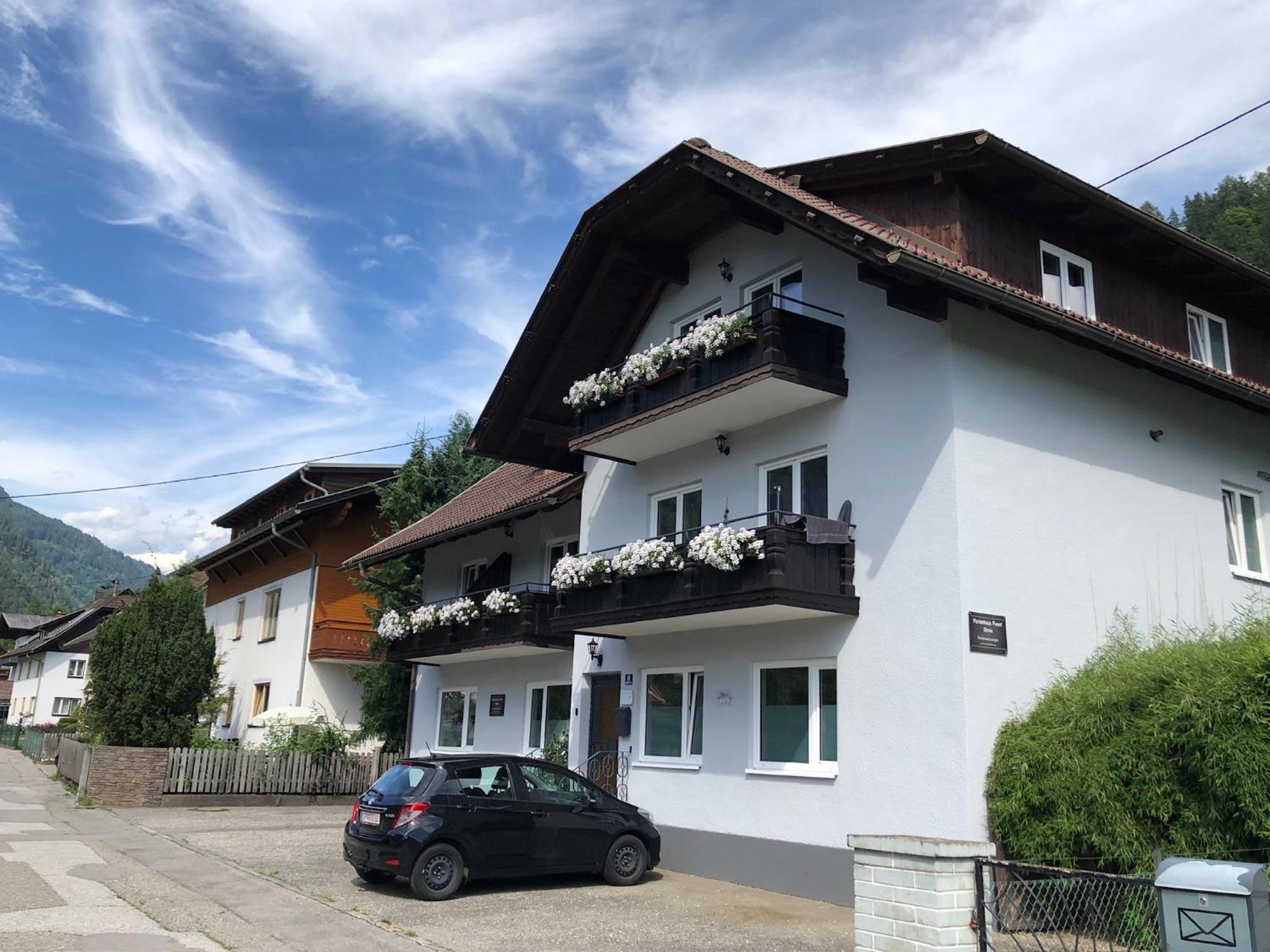 Appartement Felsblick Ferienhaus Fuenf Sinne Dobriach Exterior photo