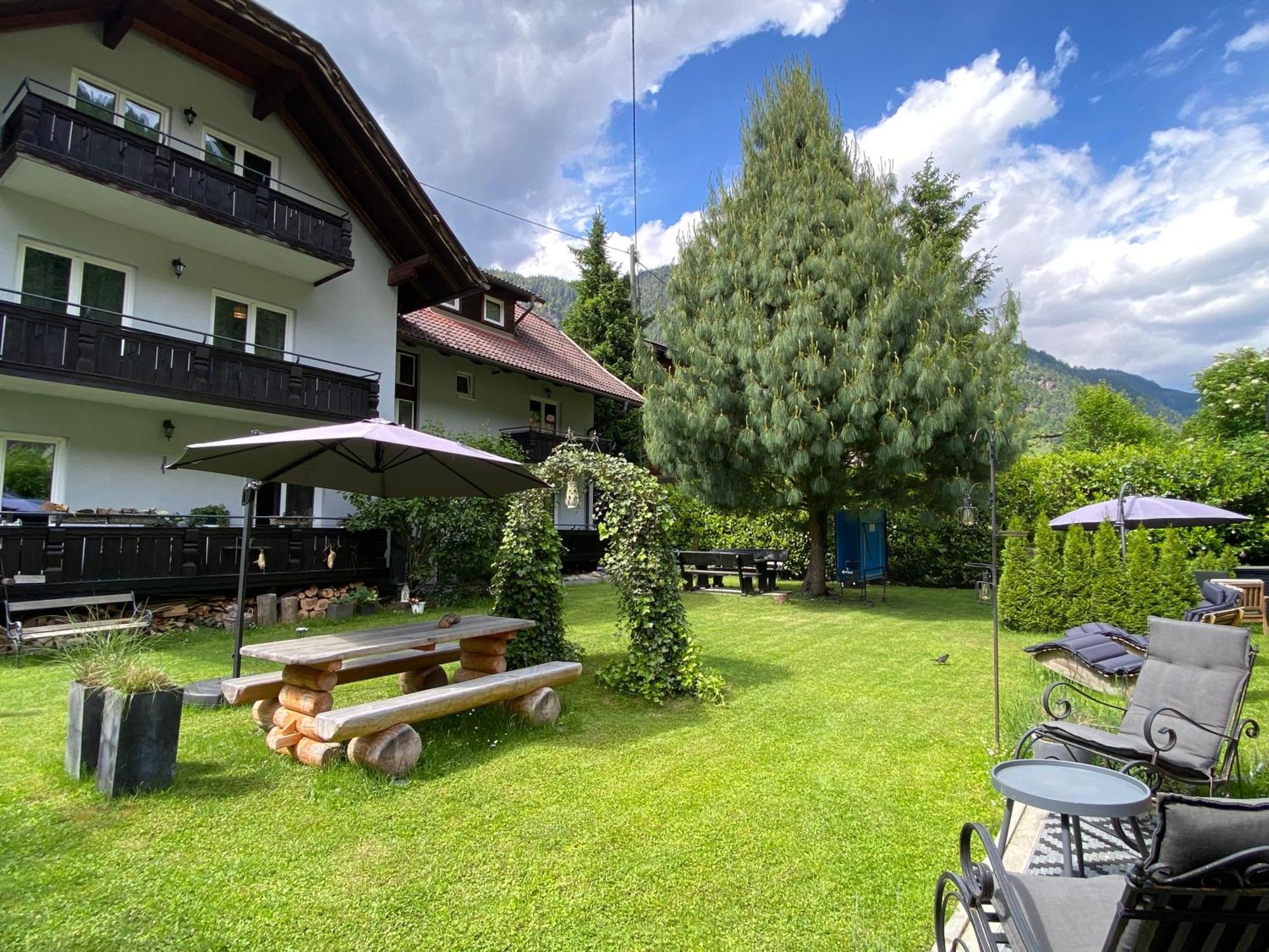 Appartement Felsblick Ferienhaus Fuenf Sinne Dobriach Exterior photo